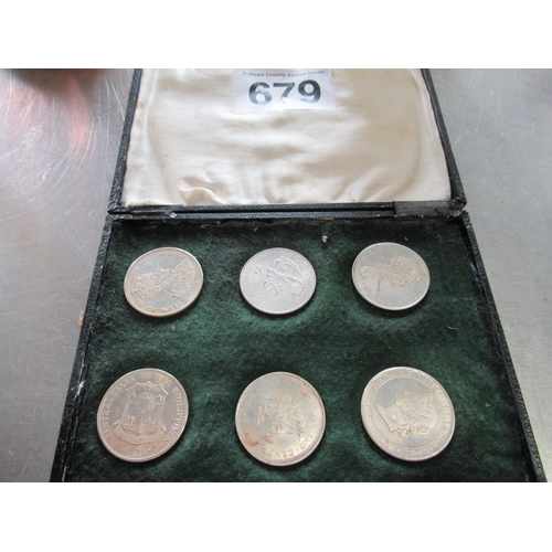 679 - Collection of 6 coins in case.