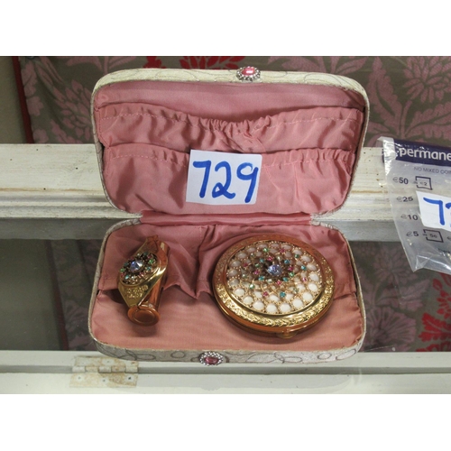 729 - Ladies compact case.