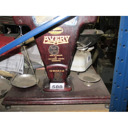 588 - Antique 'Avery' Shop Scales (18