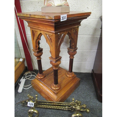 331 - Superb victorian pine gothic pedestal on pillar supports. H:100cm.