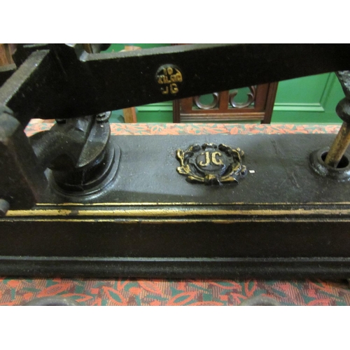 389 - Very fine victorian scales with set of 8 graduated weights.