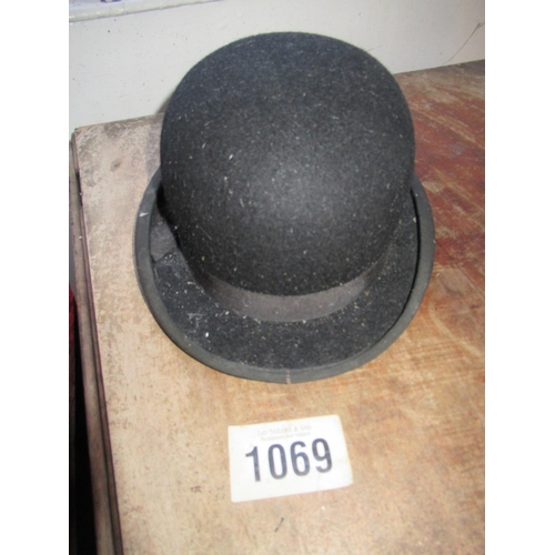 Lot 1069      