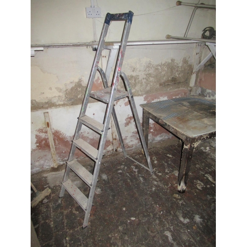 1279 - Aluminium Step Ladder