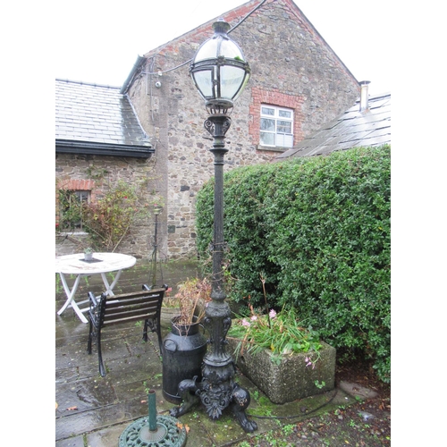 1297 - Georgian Style Cast Iron Outside Lantern with paw Feet 8.5