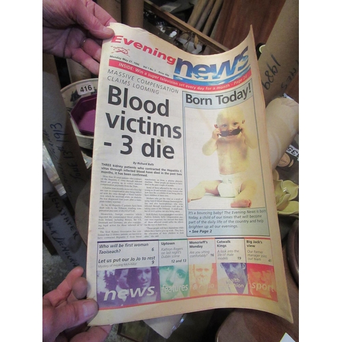 390 - Bintage Newspapers