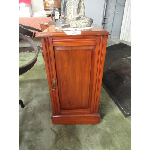 530 - Victorian Mahogany Bedside cabinet.  H:80cm, W:40cm , D:35cm.