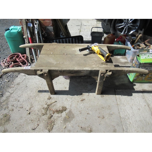 Lot 33        