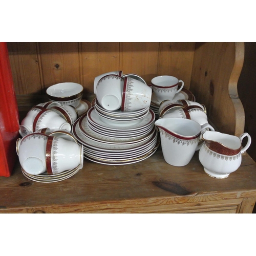 384 - A vintage/ retro decorative teaset.