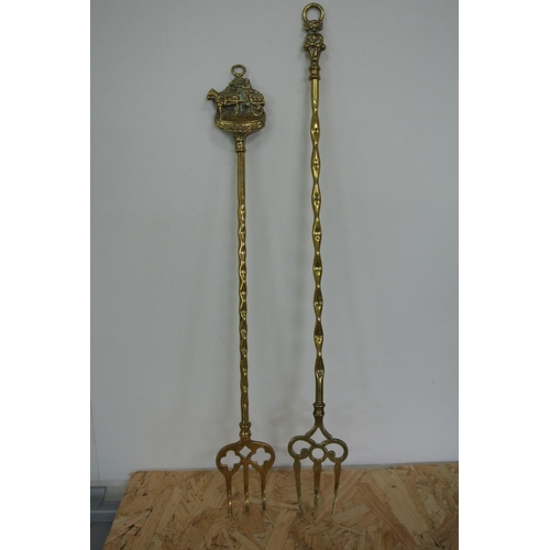 407 - 2 antique brass toasting forks.