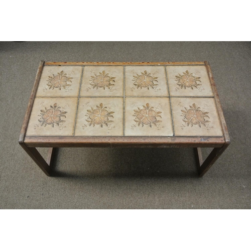 85 - A vintage/ retro tile top coffee table.