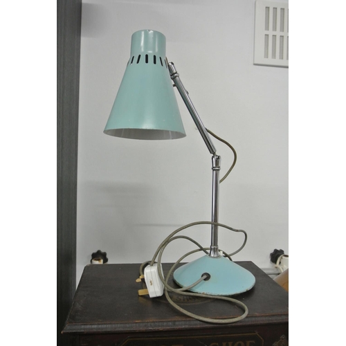 107 - A vintage Pifco table lamp