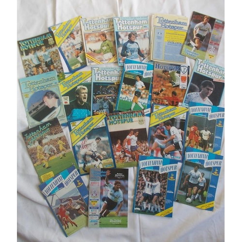 144 - A collection of twenty 1980s Tottenham Hotspur home programmes. Includes matches played against Manc... 