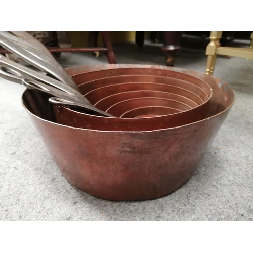 302 - A stunning antique set of 8 graduating copper pots.