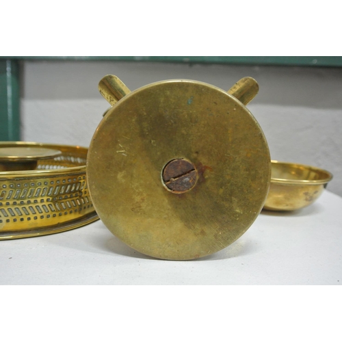 298 - A collection of 3 antique brass items.