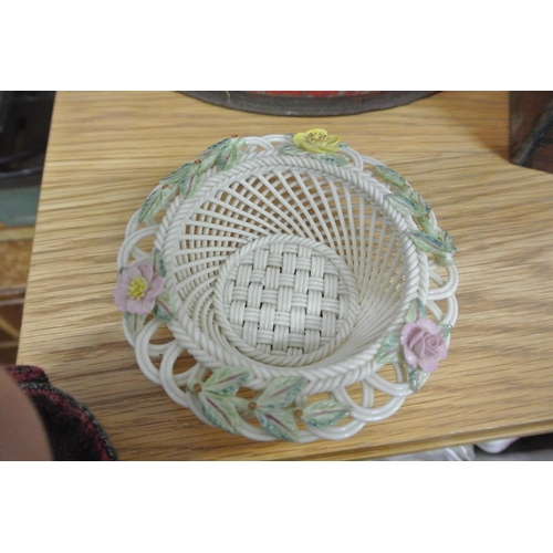 376 - A Belleek basket weave floral basket.