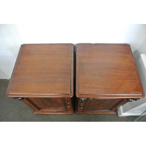 403 - A stunning pair of Antique/ Victorian flame mahogany bedside cabinets.