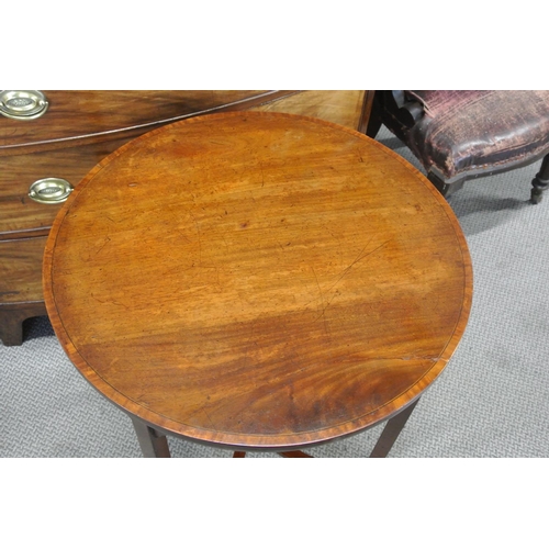 431 - A stunning antique/ Edwardian circular topped occasional table with inlaid design.