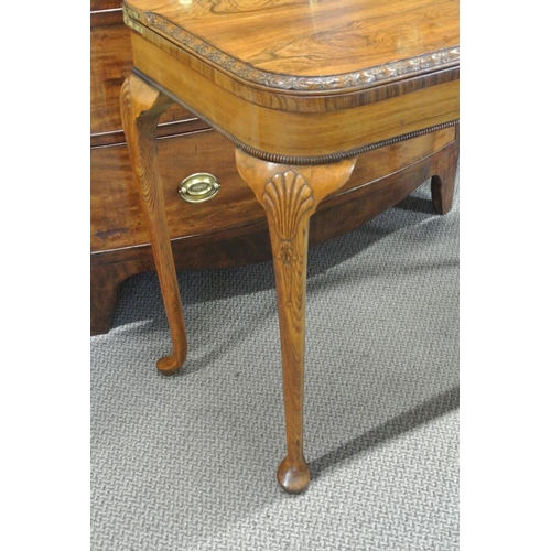 435 - A stunning antique/ Victorian Rosewood turnover card table.