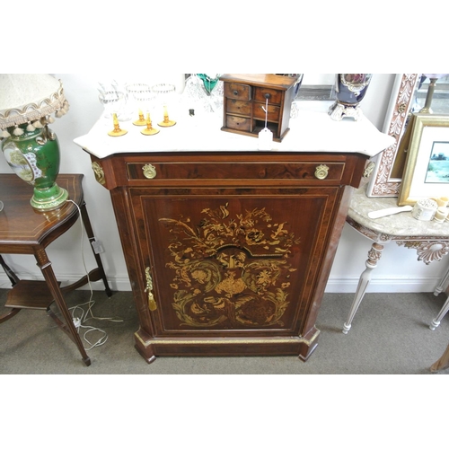 213 - A stunning antique style marble topped cabinet with decorative inlaid design, drawer & brass hardwar... 