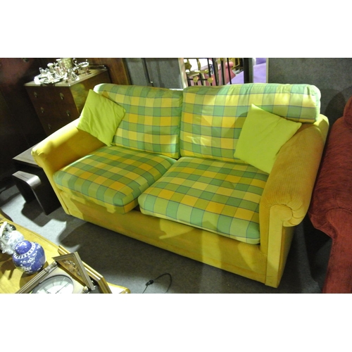 972 - A 3 seater sofa.