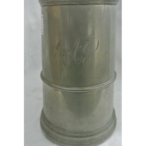 615 - A vintage Manor Period pewter 1 litre stein, numbered 2039, engraved GAP to front.