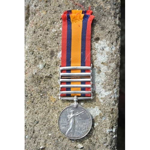 633 - A stunning Victorian Queen's South Africa Medal,engraved '3606 - PTE A ROBERTS - 1st R INNIS FUS' (1... 