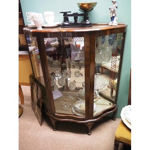 319 - A vintage/ retro China display cabinet.