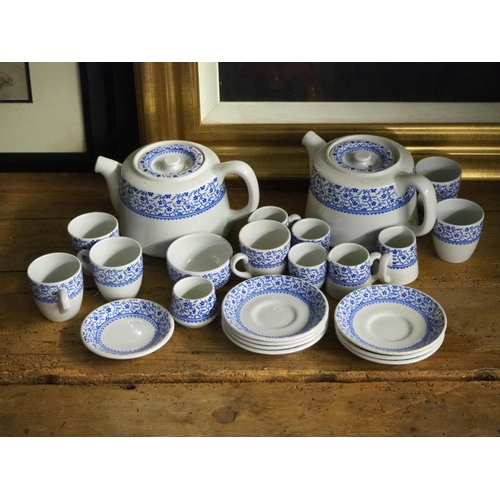 376 - A decorative vintage/ antique tea set.