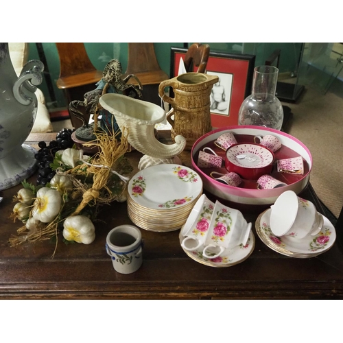 418 - An assortment of various ceramics etc.