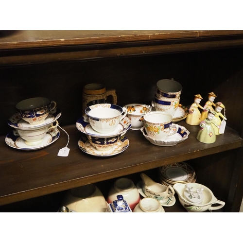 467 - An assortment of various ceramics.