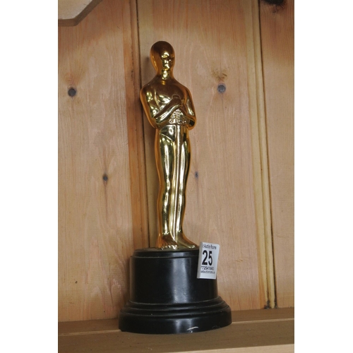 325 - A plastic Oscars style statue
