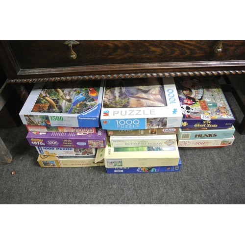 334 - A lot of jigsaw puzzles