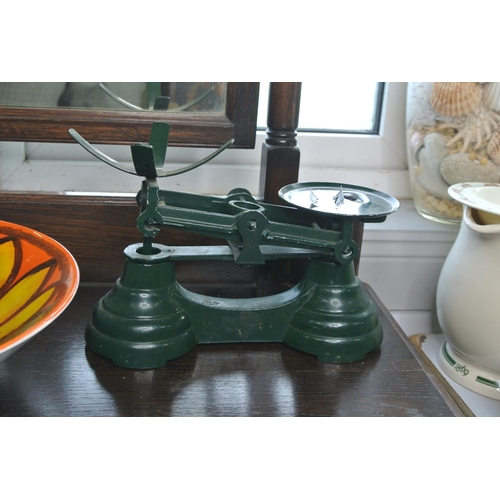 337 - A set of scales