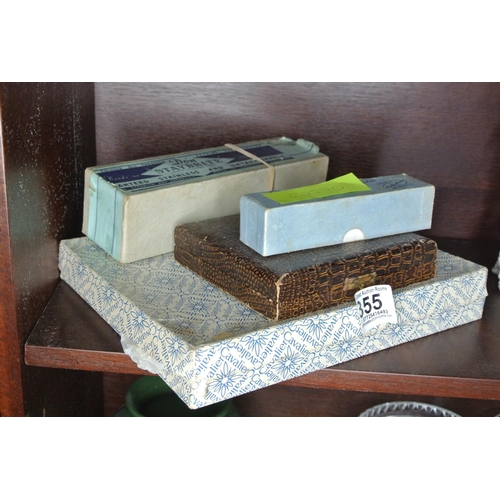 355 - A mixed lot of boxed cutlery