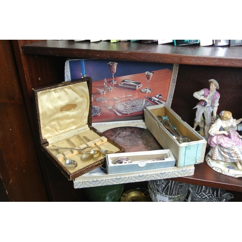 355 - A mixed lot of boxed cutlery