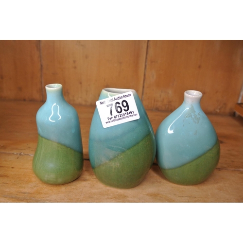 769 - 3 small vases