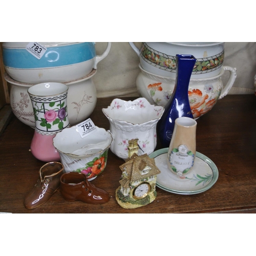 784 - A mixed lot of ceramics