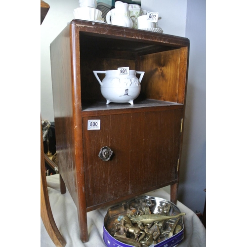 800 - A vintage bedside locker