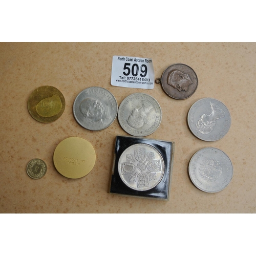 509 - An assortment of collectable commemorative coins.