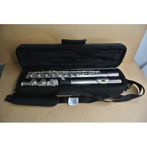 532 - A Rosettie series 5 flute.