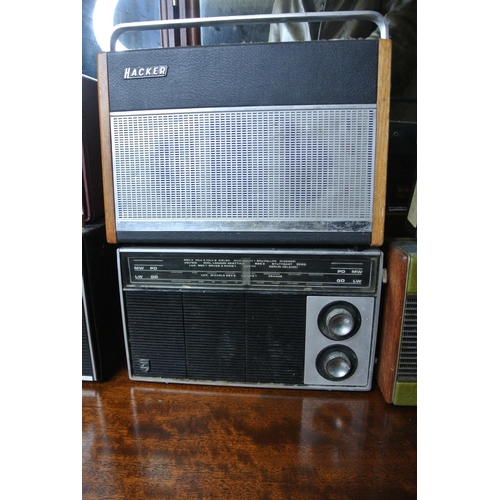 156 - A collection of vintage/ retro radios.