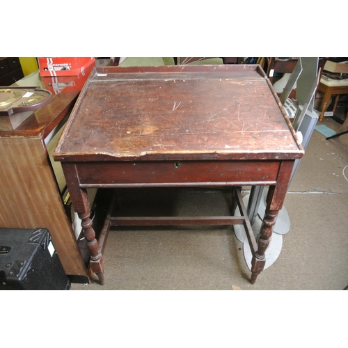 203 - An antique wooden office lectern/ book keepers desk.