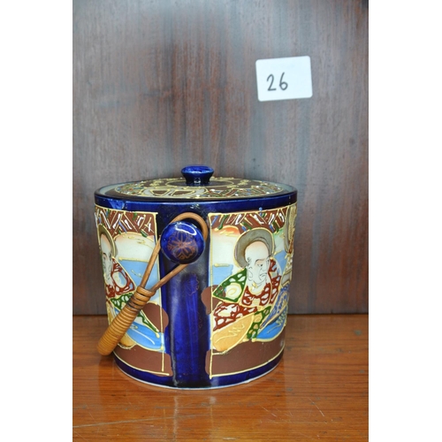 26 - A vintage decorative Chinese biscuit barrel.