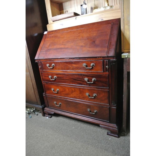 100 - A stunning antique style desk/ bureau.