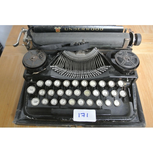 171 - An antique Underwood typewriter and case