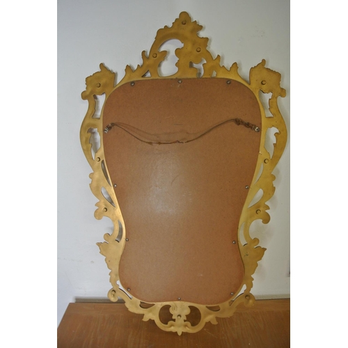 286 - A stunning gilt framed mirror.