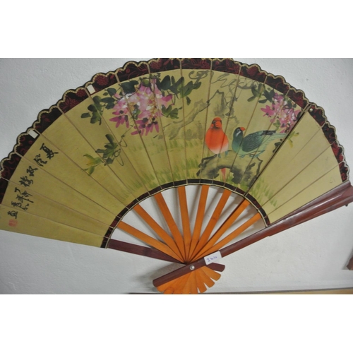 364 - A large vintage hand fan