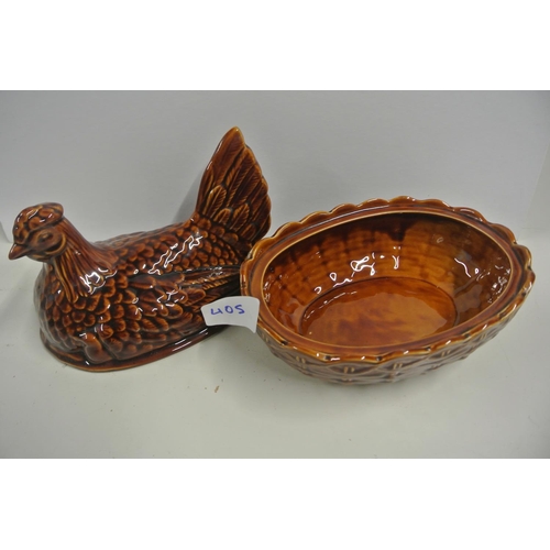 405 - A retro ceramic egg holder in the form of a chicken made by Portmeirion of England