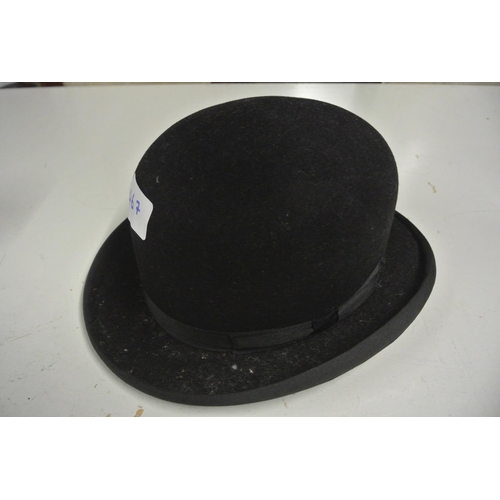 467 - A vintage bowler hat