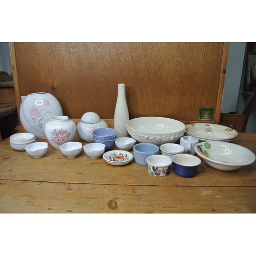 105 - An assortment of various ceramics.